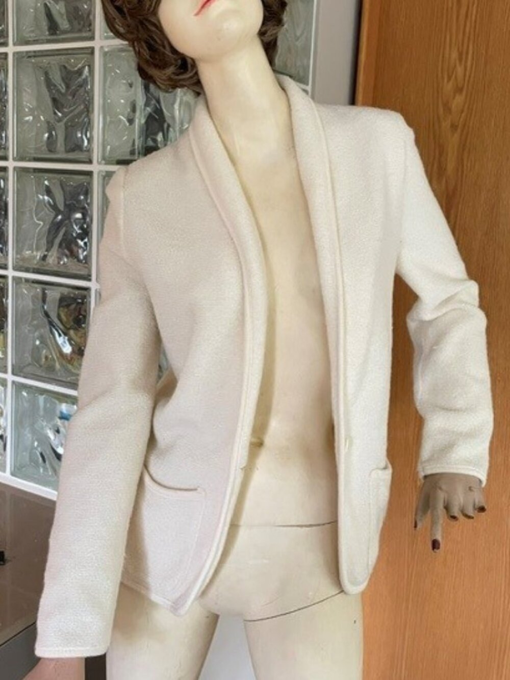 Vtg. 1970/80’s MONDI CREAM BOUCLE BLAZER Size 38 (10-12), Long-Sleeved, Pockets